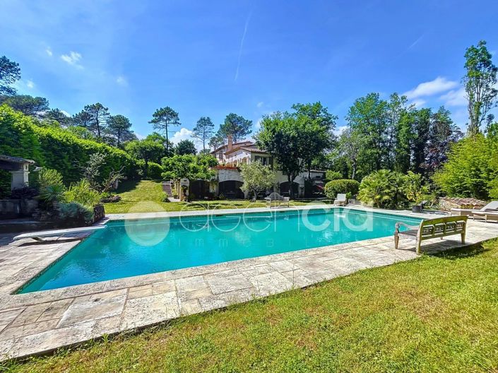 Image No.7-6 Bed House for sale