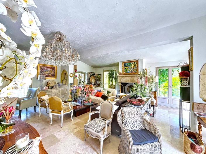 Image No.9-6 Bed House for sale