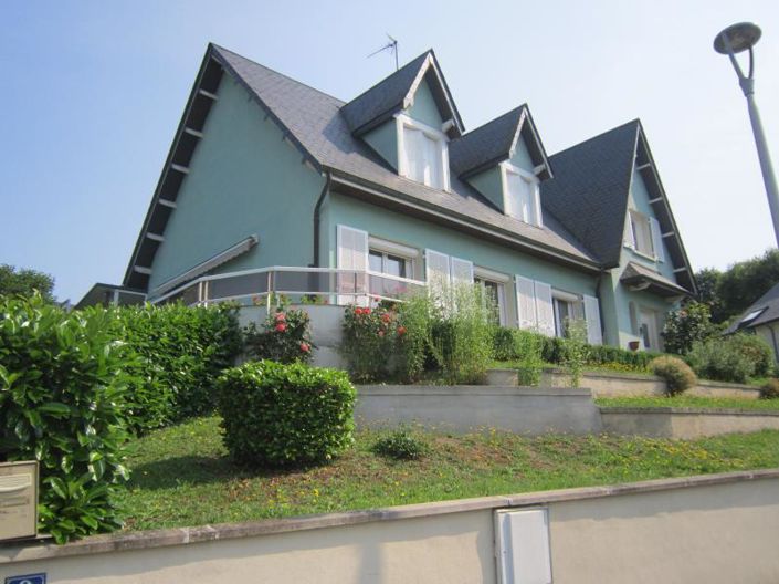 Image No.1-4 Bed House for sale