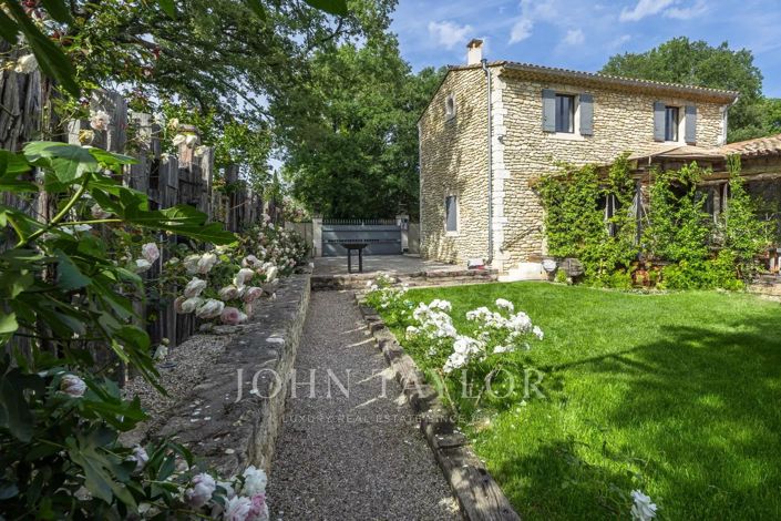 Image No.1-4 Bed House for sale