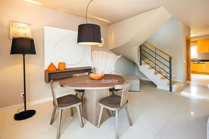 Image No.11-2 Bed House for sale