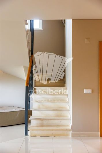 Image No.32-2 Bed House for sale