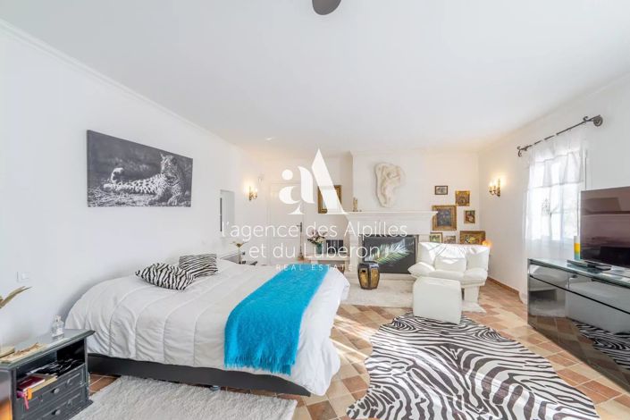 Image No.10-5 Bed House for sale