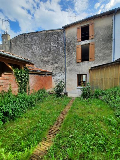 Image No.1-4 Bed House for sale