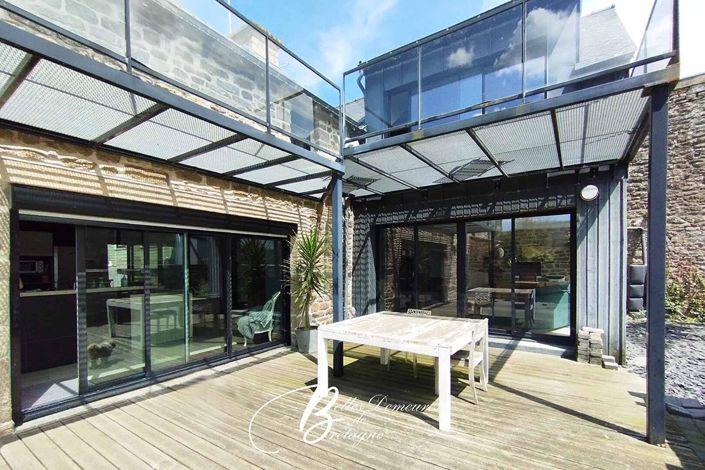 Image No.2-6 Bed House for sale