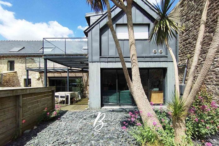 Image No.6-6 Bed House for sale