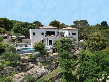 4 Bed Property for sale