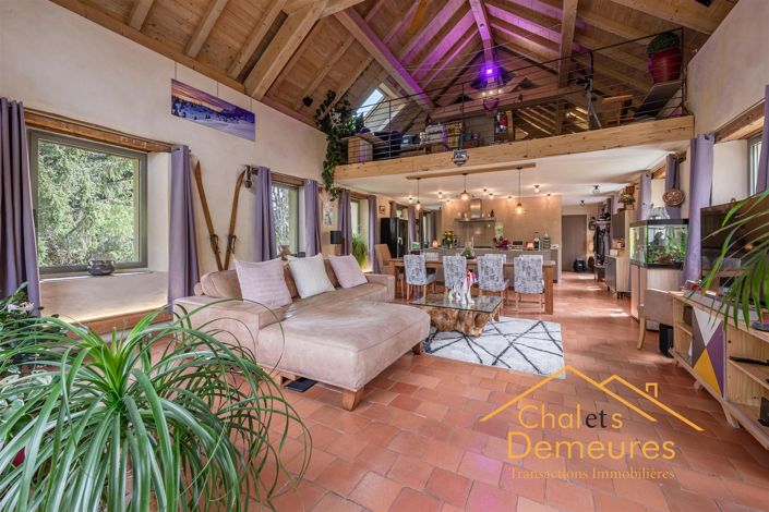 Image No.1-6 Bed House for sale