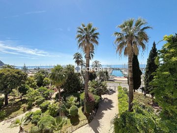 1 - Menton, Apartment