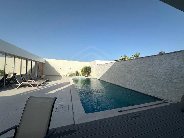 Image No.12-4 Bed House for sale