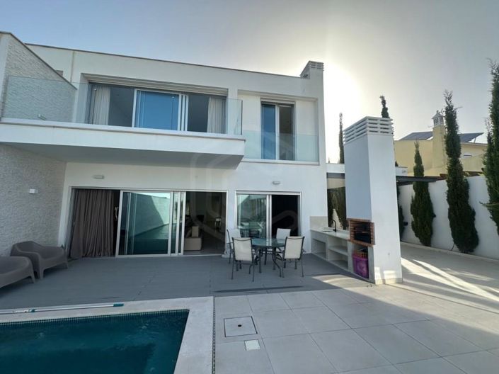 Image No.15-4 Bed House for sale