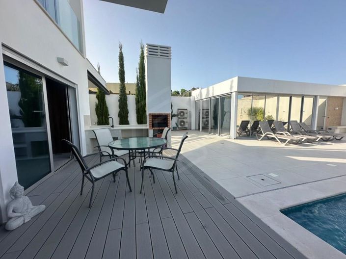 Image No.17-4 Bed House for sale