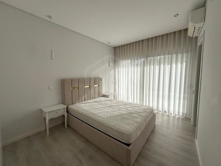 Image No.26-4 Bed House for sale