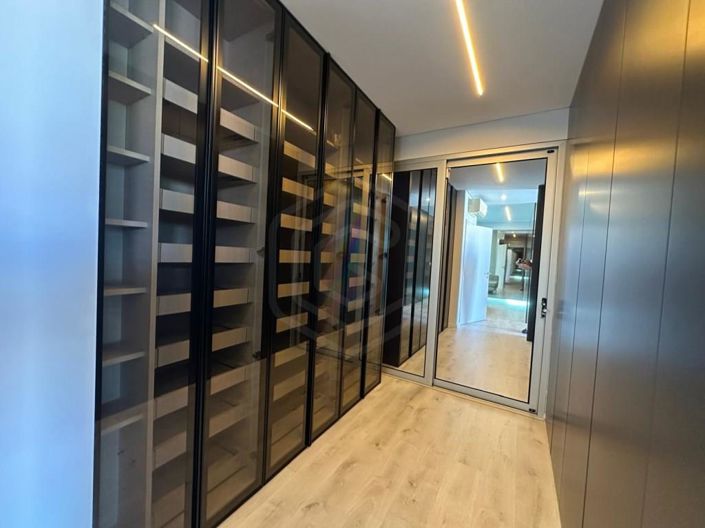 Image No.27-4 Bed House for sale