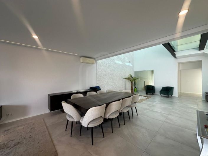 Image No.5-4 Bed House for sale