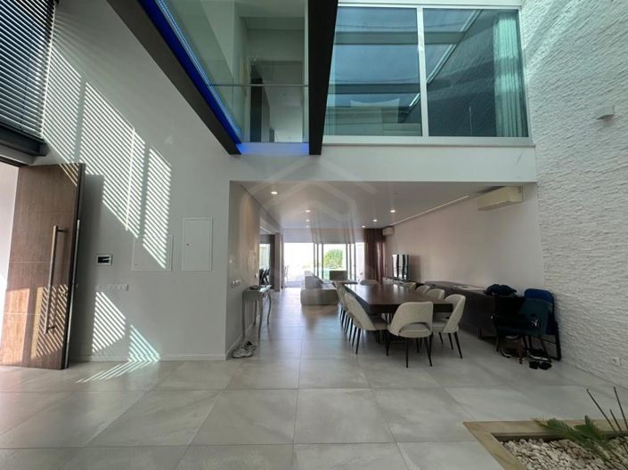 Image No.9-4 Bed House for sale