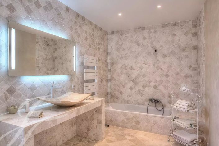 Image No.13-5 Bed House for sale