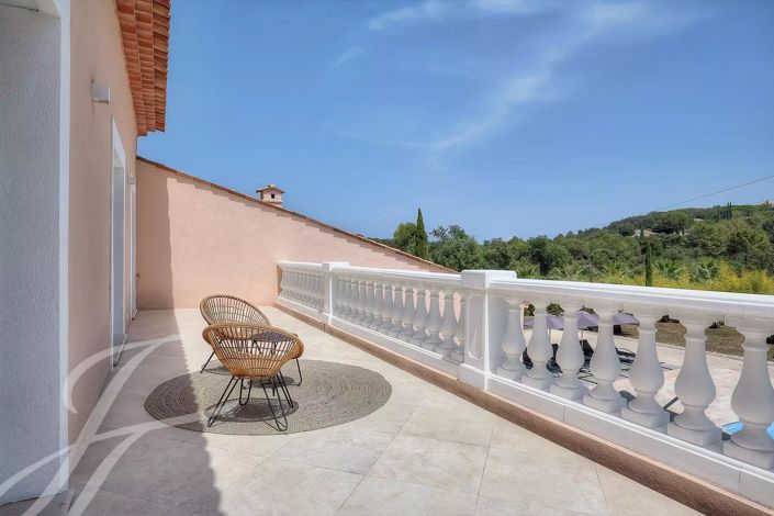 Image No.14-5 Bed House for sale