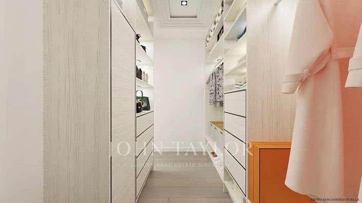 Image No.17-5 Bed House for sale