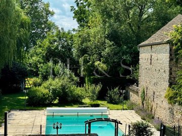 1 - Beaune, House