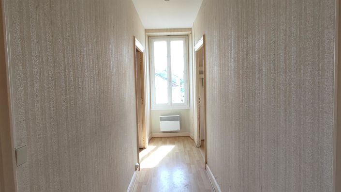 Image No.10-3 Bed House for sale