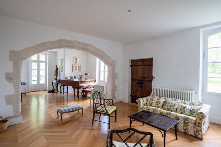 Image No.12-4 Bed House for sale