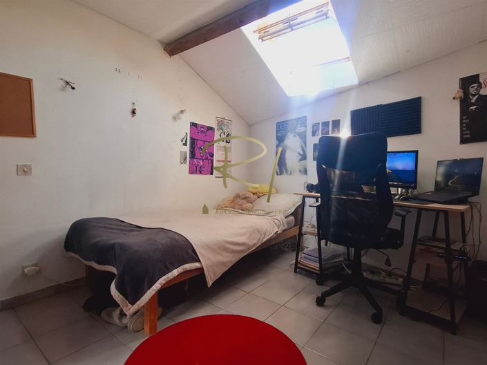 Image No.8-4 Bed House for sale