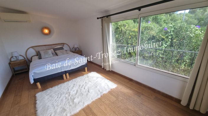 Image No.10-5 Bed House for sale