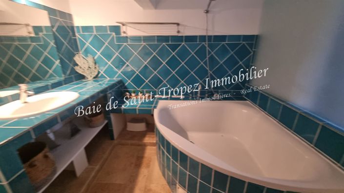 Image No.11-5 Bed House for sale