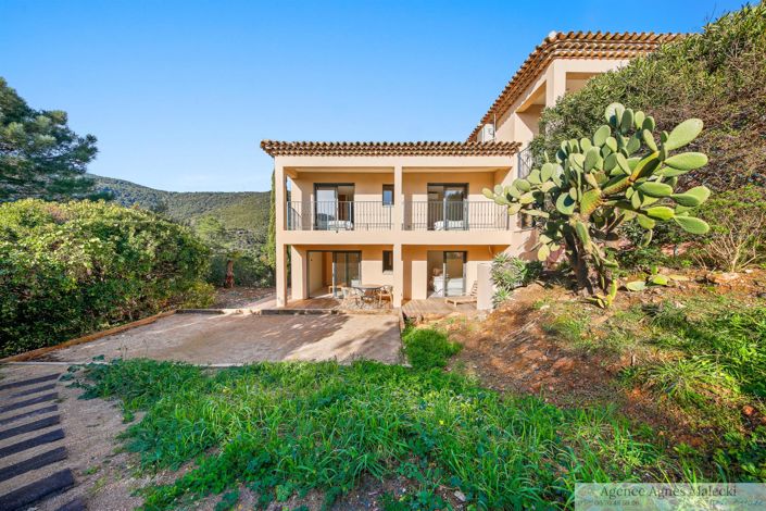 Image No.1-6 Bed House for sale