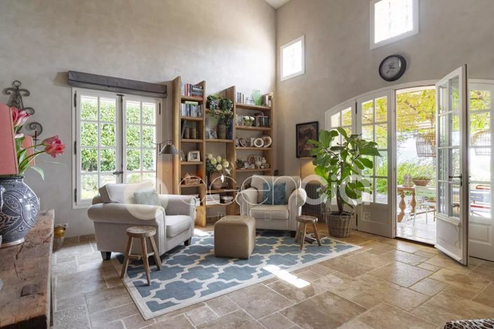 Image No.11-6 Bed House for sale