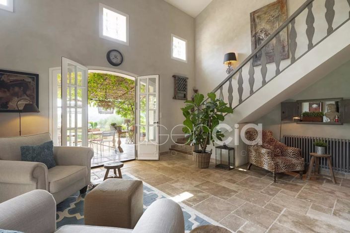 Image No.16-6 Bed House for sale