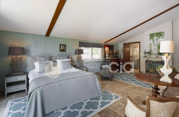 Image No.28-6 Bed House for sale