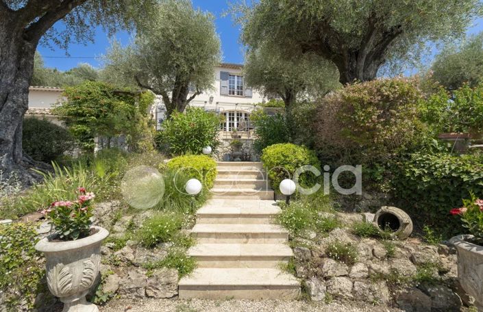 Image No.8-6 Bed House for sale