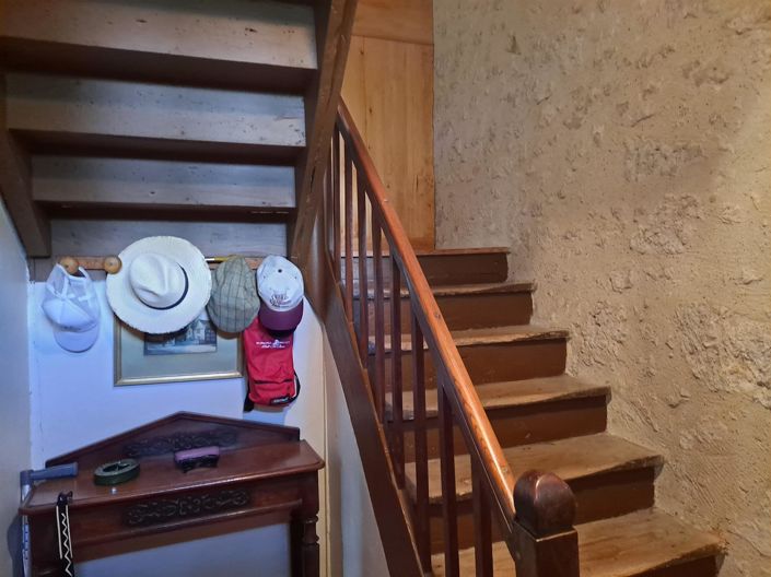 Image No.10-3 Bed House for sale