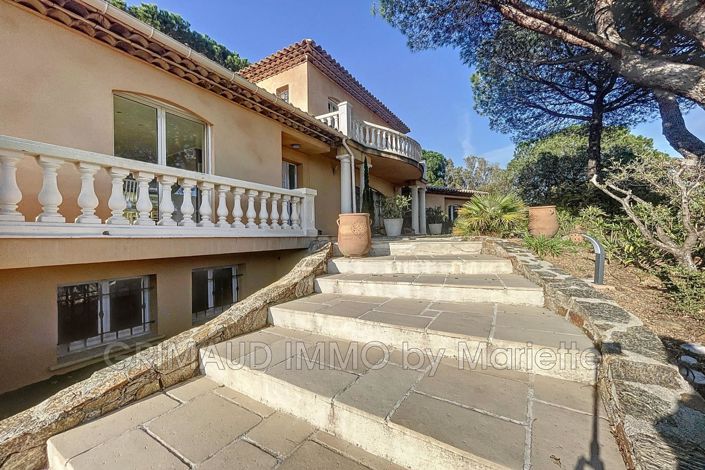 Image No.1-5 Bed House for sale