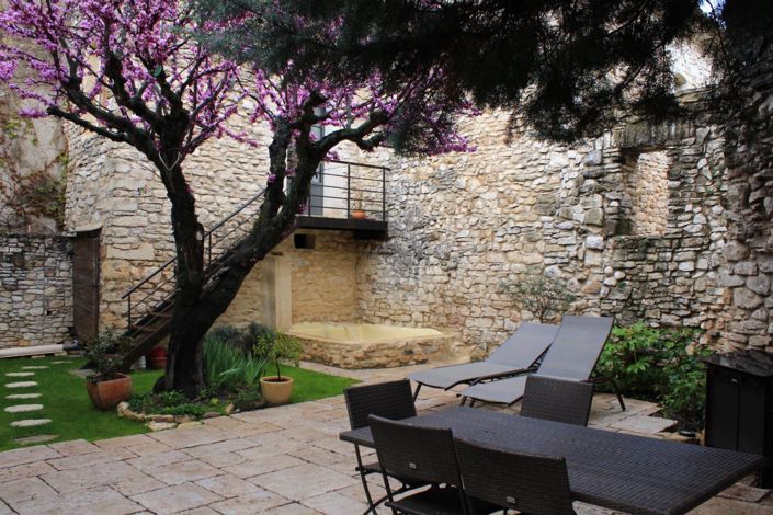 Image No.3-4 Bed House for sale