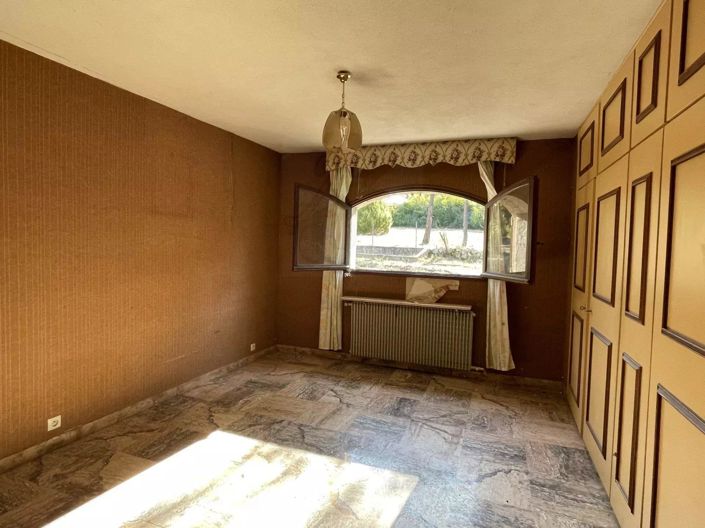 Image No.32-3 Bed House for sale