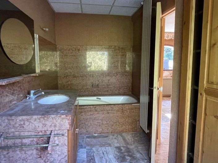 Image No.35-3 Bed House for sale