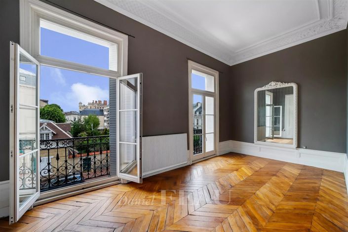 Image No.11-3 Bed Apartment for sale