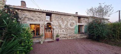 1 - Le Cellier, House