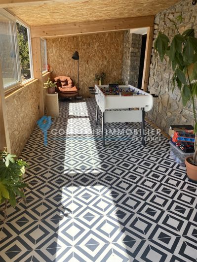 Image No.1-5 Bed House for sale