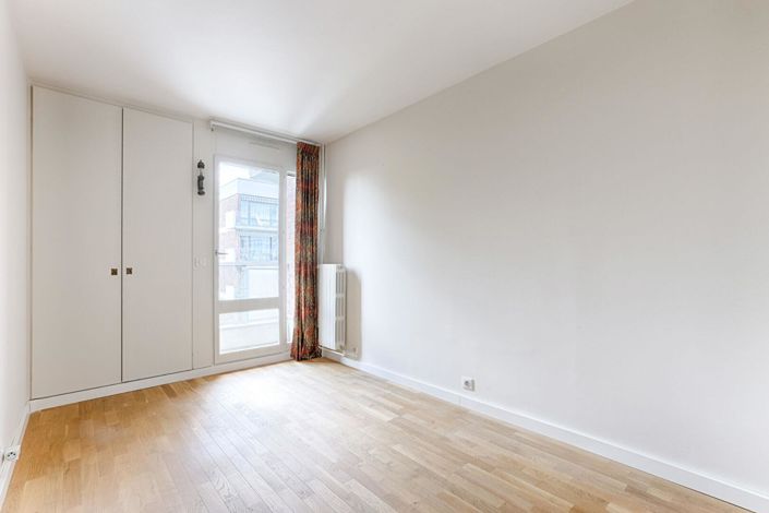 Image No.14-3 Bed Apartment for sale