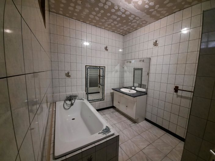 Image No.5-3 Bed House for sale