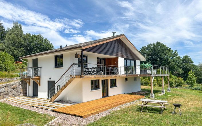 Image No.1-4 Bed Property for sale
