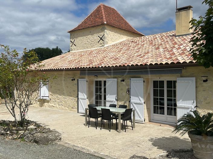 Image No.1-4 Bed House for sale