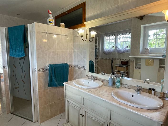 Image No.12-4 Bed House for sale