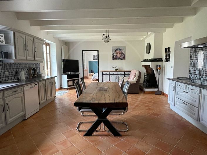 Image No.8-4 Bed House for sale