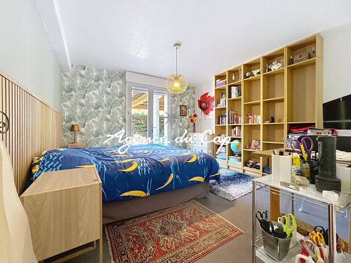 Image No.11-4 Bed House for sale