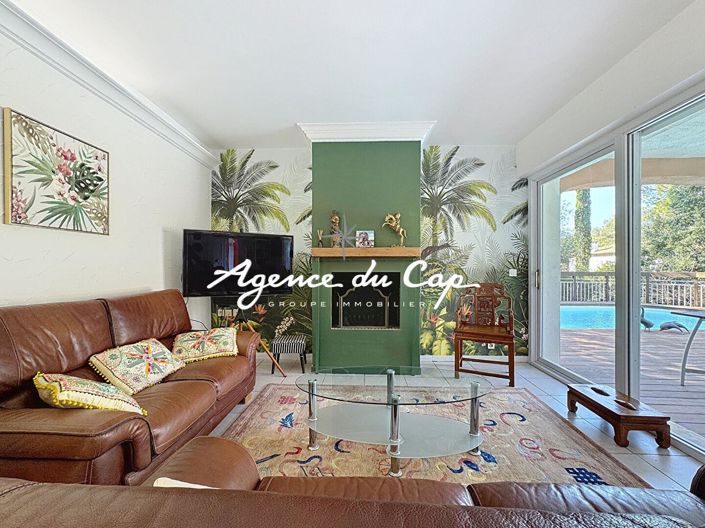 Image No.9-4 Bed House for sale